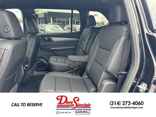 Buick Enclave Vehicle Full-screen Gallery Image 22