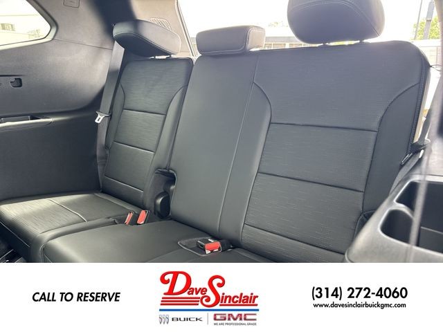 Buick Enclave Vehicle Full-screen Gallery Image 23