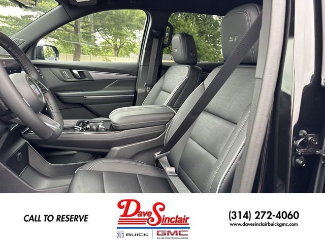 Buick Enclave Vehicle Full-screen Gallery Image 11