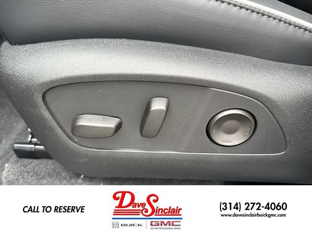 Buick Enclave Vehicle Full-screen Gallery Image 12