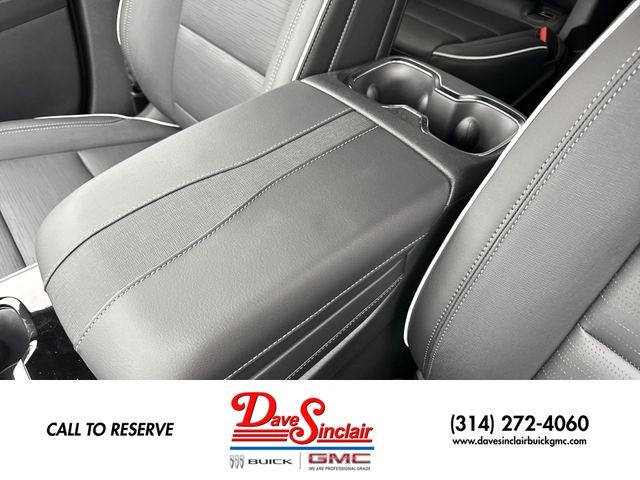 Buick Enclave Vehicle Full-screen Gallery Image 21