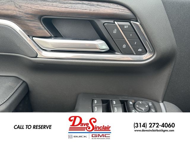 GMC Sierra 1500 Vehicle Full-screen Gallery Image 13