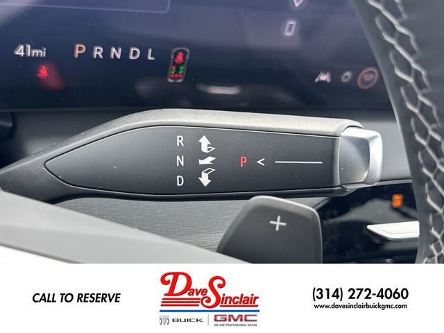 Buick Enclave Vehicle Full-screen Gallery Image 20