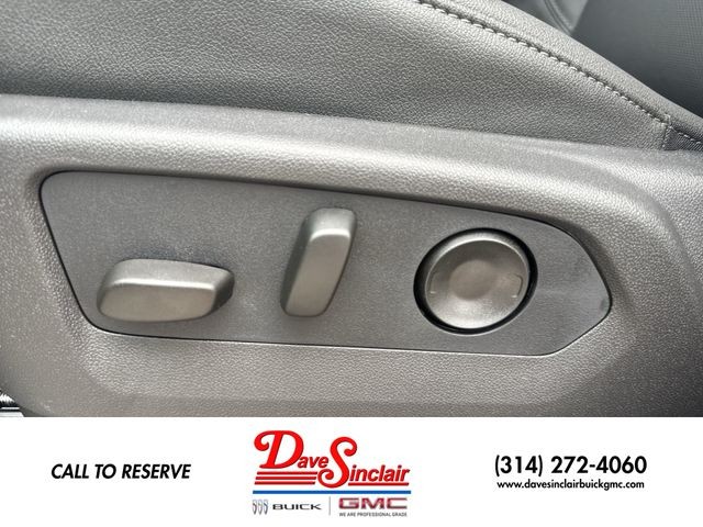 GMC Sierra 1500 Vehicle Full-screen Gallery Image 12