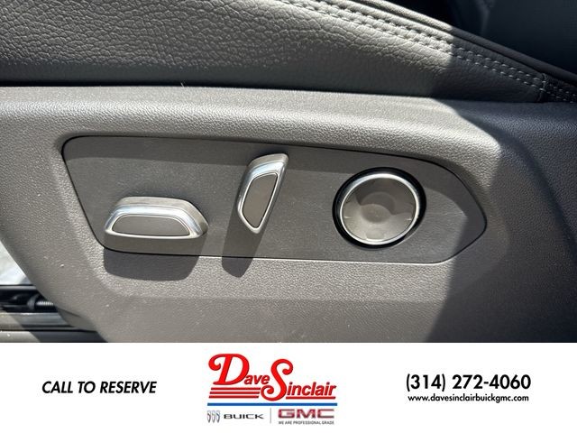 GMC Sierra 2500HD Vehicle Full-screen Gallery Image 12