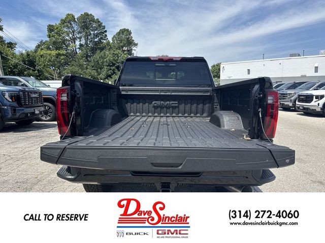 GMC Sierra 2500HD Vehicle Full-screen Gallery Image 24