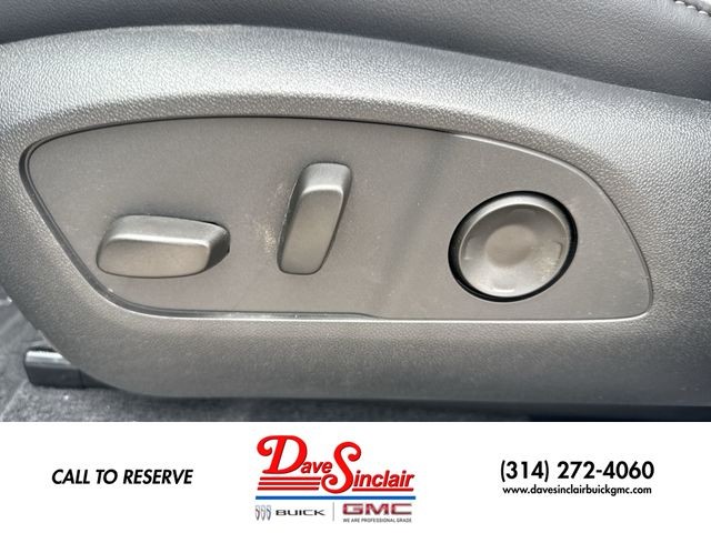Buick Enclave Vehicle Full-screen Gallery Image 12