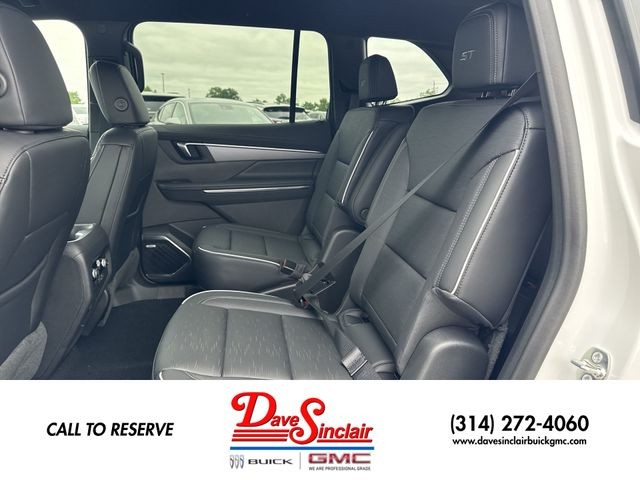 Buick Enclave Vehicle Full-screen Gallery Image 22