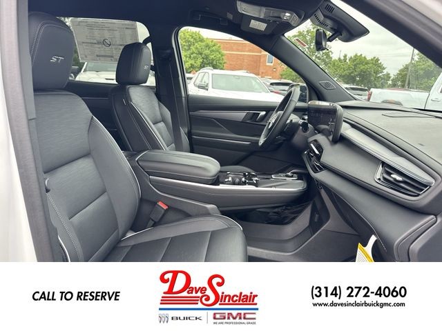 Buick Enclave Vehicle Full-screen Gallery Image 25
