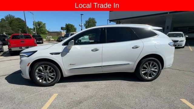 Buick Enclave Vehicle Full-screen Gallery Image 05