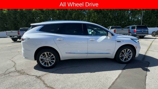 Buick Enclave Vehicle Full-screen Gallery Image 09
