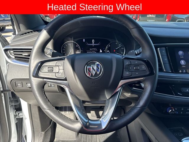 Buick Enclave Vehicle Full-screen Gallery Image 11