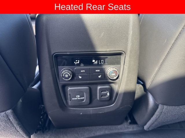 Buick Enclave Vehicle Full-screen Gallery Image 22