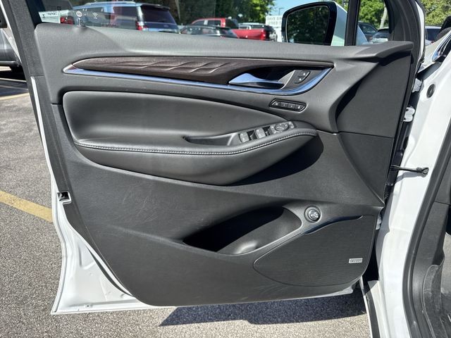 Buick Enclave Vehicle Full-screen Gallery Image 23