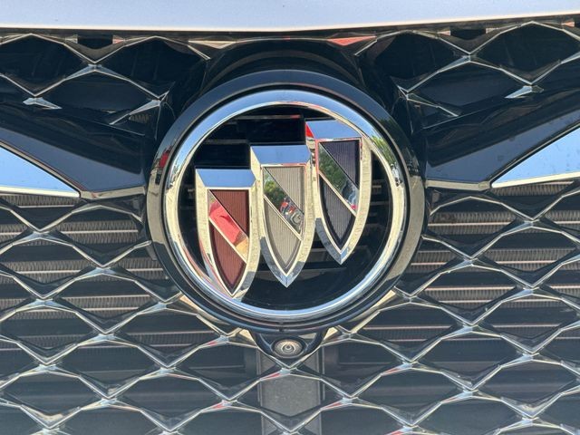Buick Enclave Vehicle Full-screen Gallery Image 32