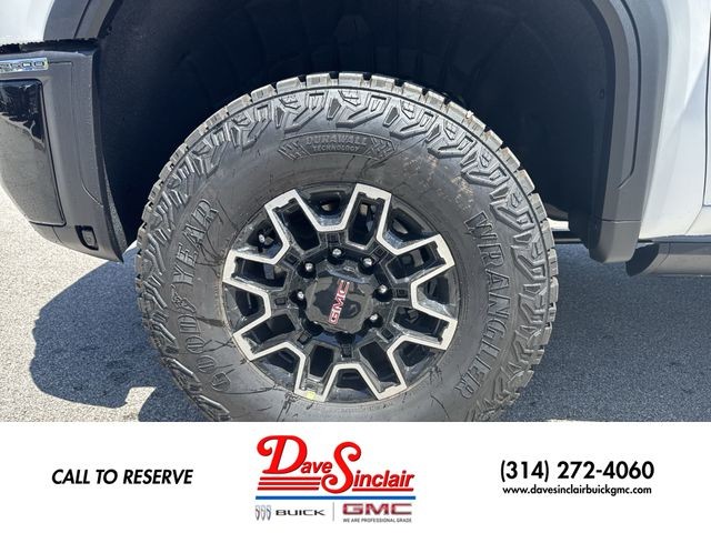 GMC Sierra 2500HD Vehicle Full-screen Gallery Image 10