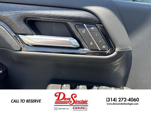 GMC Sierra 2500HD Vehicle Full-screen Gallery Image 13