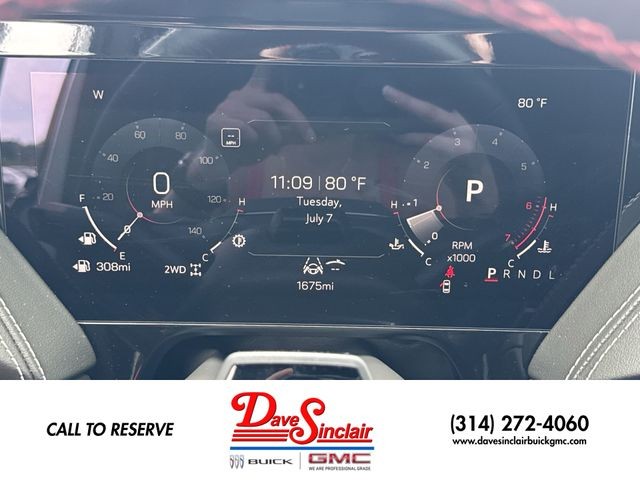 GMC Yukon Vehicle Full-screen Gallery Image 15