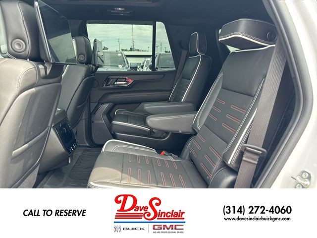 GMC Yukon Vehicle Full-screen Gallery Image 23