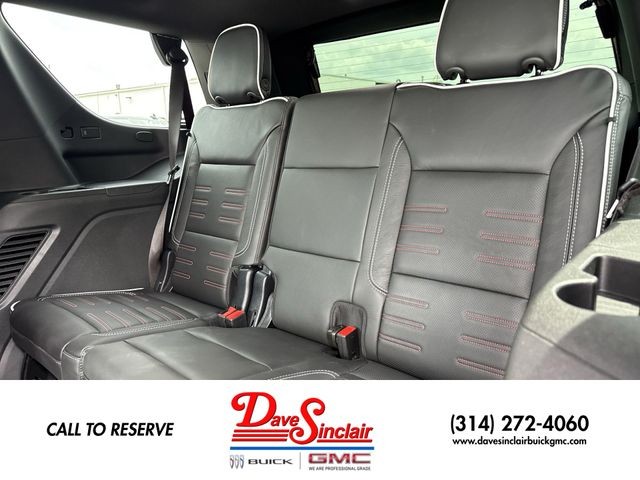 GMC Yukon Vehicle Full-screen Gallery Image 24