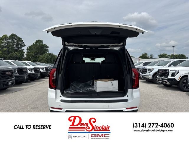 GMC Yukon Vehicle Full-screen Gallery Image 25