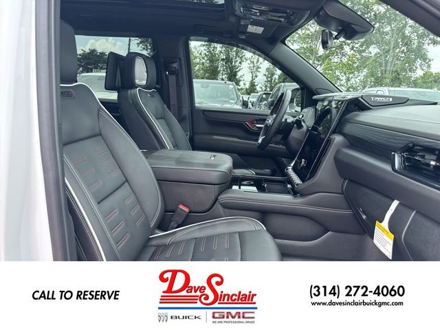 GMC Yukon Vehicle Full-screen Gallery Image 26