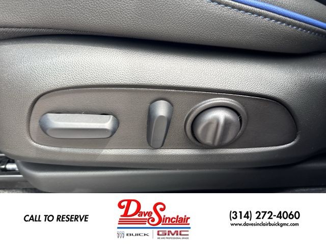 Buick Encore GX Vehicle Full-screen Gallery Image 12