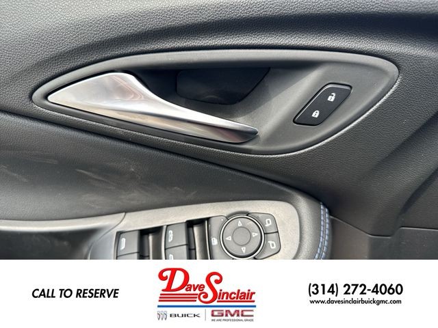 Buick Encore GX Vehicle Full-screen Gallery Image 13