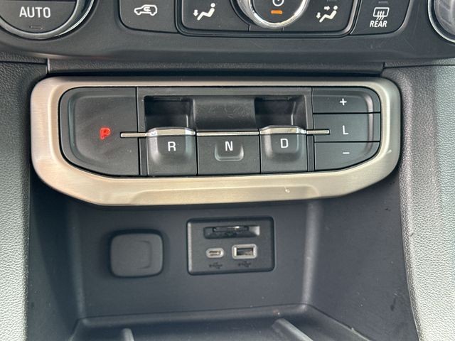 GMC Acadia Vehicle Full-screen Gallery Image 20