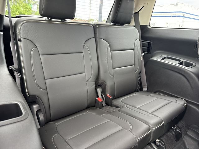 GMC Acadia Vehicle Full-screen Gallery Image 32