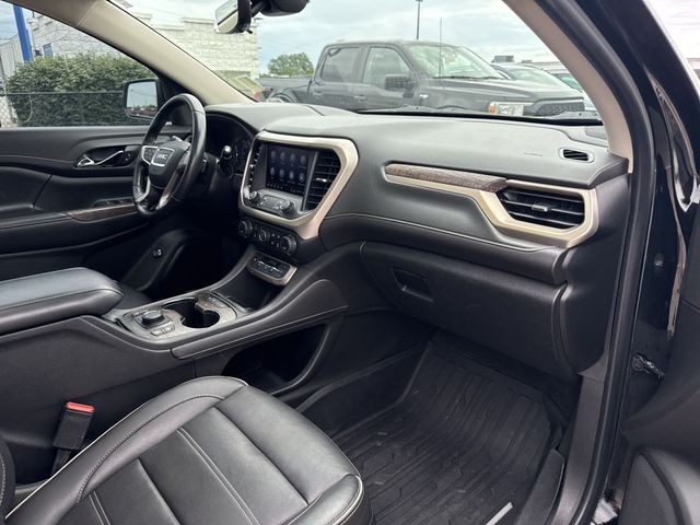 GMC Acadia Vehicle Full-screen Gallery Image 34