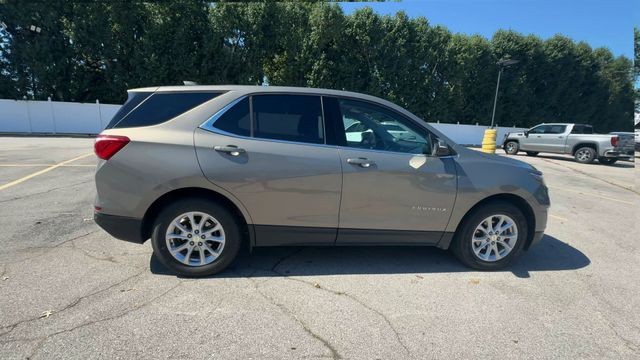 Chevrolet Equinox Vehicle Full-screen Gallery Image 11