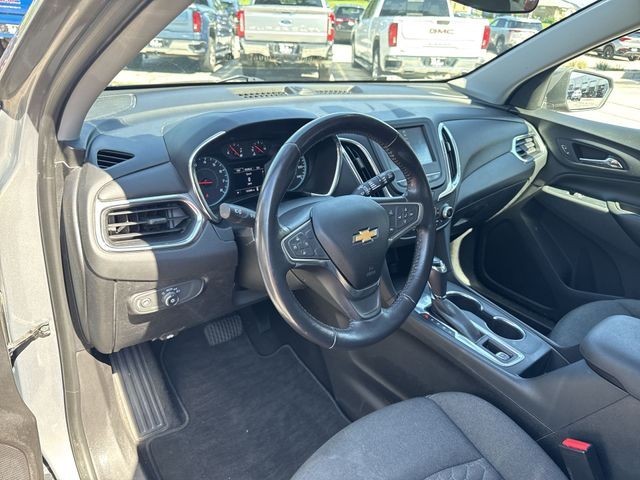 Chevrolet Equinox Vehicle Full-screen Gallery Image 13