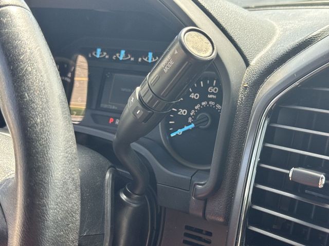 Ford F-150 Vehicle Full-screen Gallery Image 19