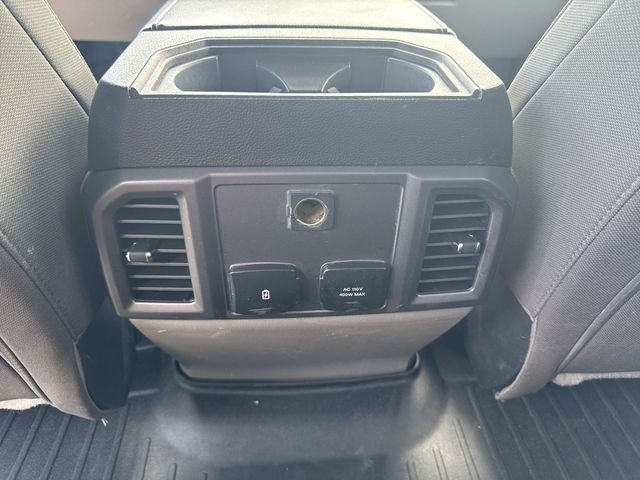 Ford F-150 Vehicle Full-screen Gallery Image 24