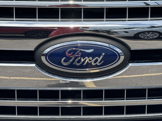 Ford F-150 Vehicle Full-screen Gallery Image 33