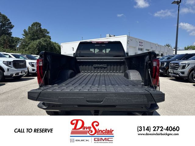 GMC Sierra 3500HD Vehicle Full-screen Gallery Image 24