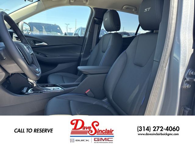 Buick Encore GX Vehicle Full-screen Gallery Image 11