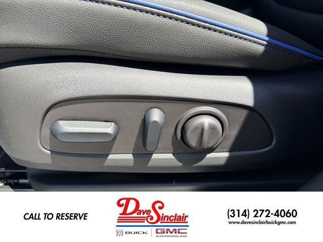 Buick Encore GX Vehicle Full-screen Gallery Image 12