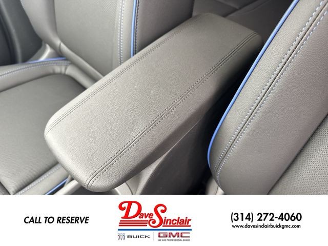 Buick Encore GX Vehicle Full-screen Gallery Image 20
