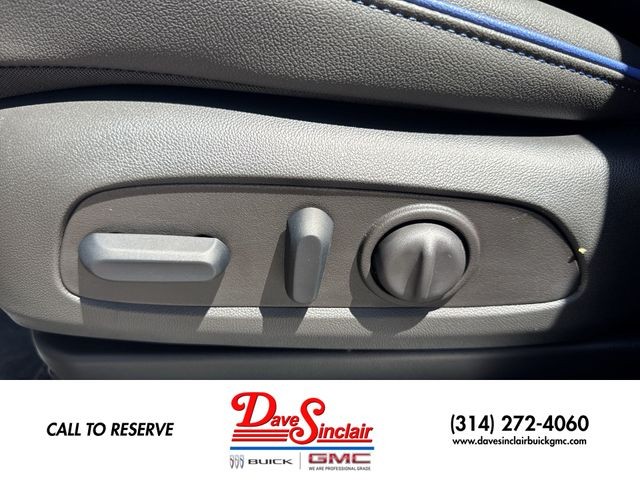Buick Encore GX Vehicle Full-screen Gallery Image 12