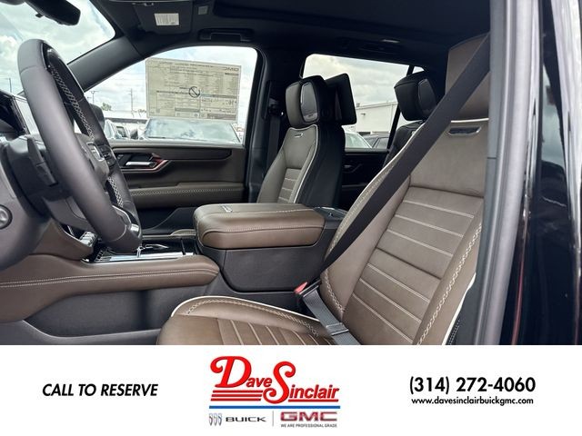 GMC Yukon Vehicle Full-screen Gallery Image 11