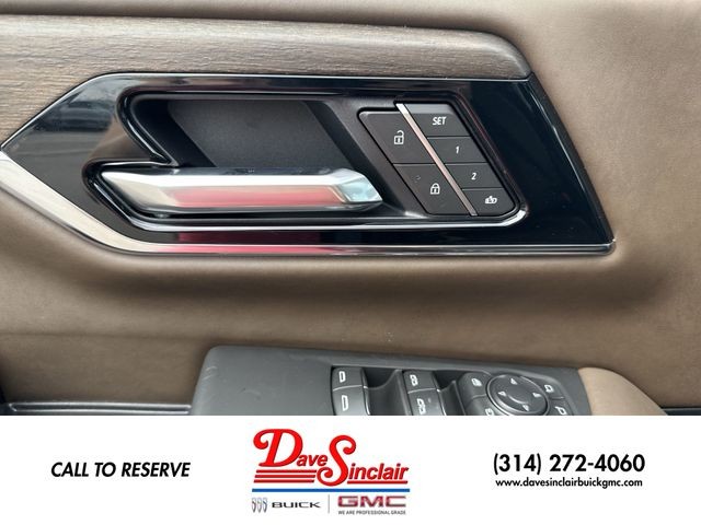 GMC Yukon Vehicle Full-screen Gallery Image 13
