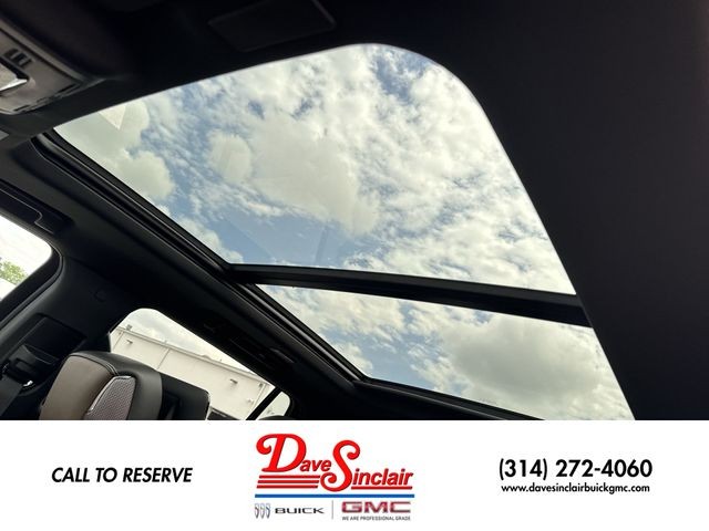 GMC Yukon Vehicle Full-screen Gallery Image 22