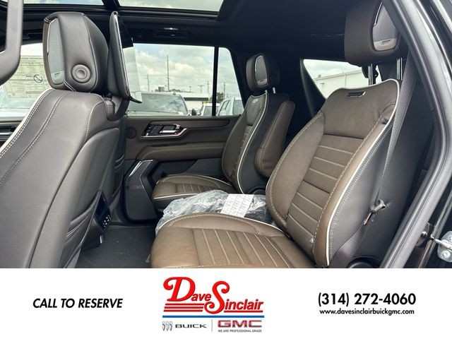 GMC Yukon Vehicle Full-screen Gallery Image 23