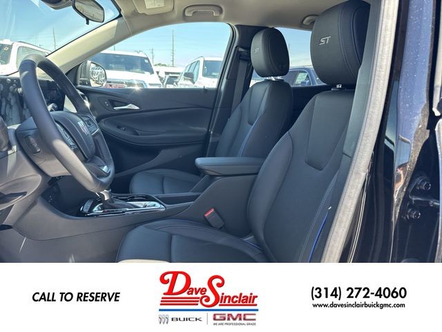 Buick Encore GX Vehicle Full-screen Gallery Image 11
