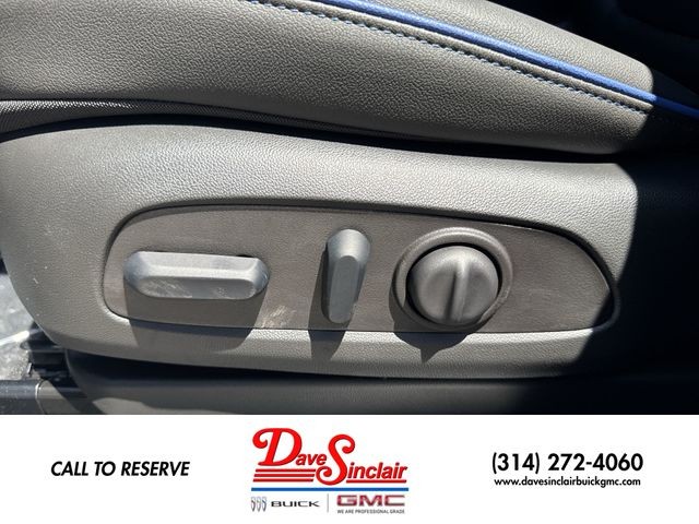 Buick Encore GX Vehicle Full-screen Gallery Image 12