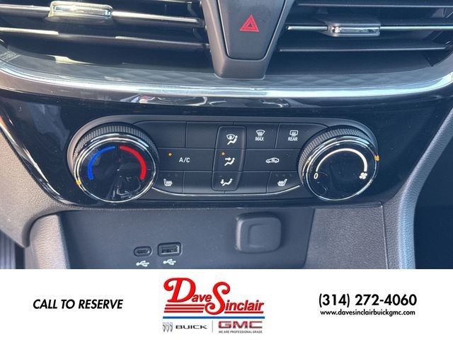 Buick Encore GX Vehicle Full-screen Gallery Image 18