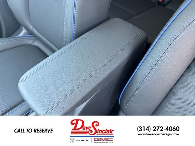 Buick Encore GX Vehicle Full-screen Gallery Image 20