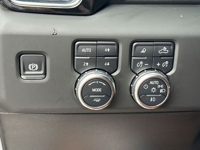 GMC Sierra 1500 Vehicle Full-screen Gallery Image 40
